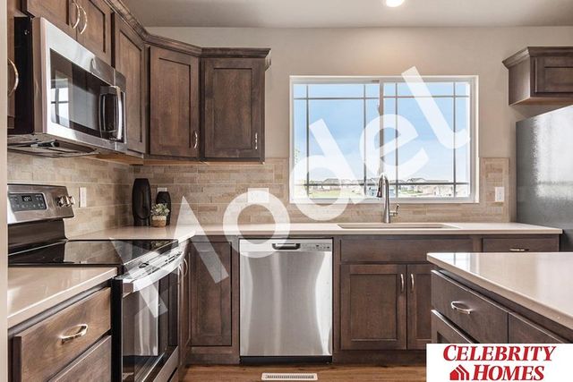 7918 N 113 Avenue, Omaha, NE 68142