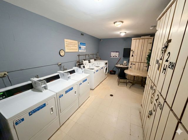 7840 W North Avenue 2K, Elmwood Park, IL 60707