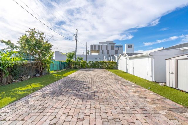 8930 SW 40th Street, Miami, FL 33165