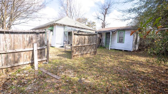 8808 Leander Street, Houston, TX 77012