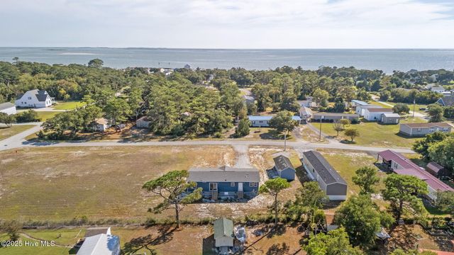 145 Barbee Street, Harkers Island, NC 28531