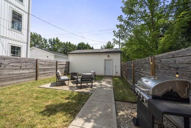 1215 Oak Street, Columbus, OH 43205