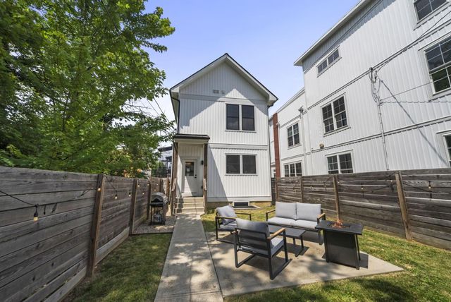 1215 Oak Street, Columbus, OH 43205