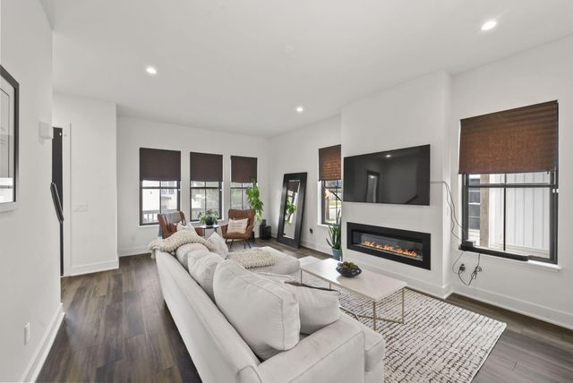 1215 Oak Street, Columbus, OH 43205
