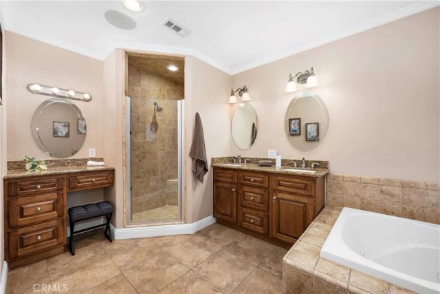 3702 Petaluma, Long Beach, CA 90808