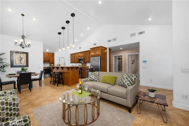 3702 Petaluma, Long Beach, CA 90808