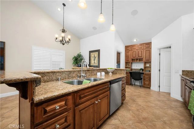 3702 Petaluma, Long Beach, CA 90808