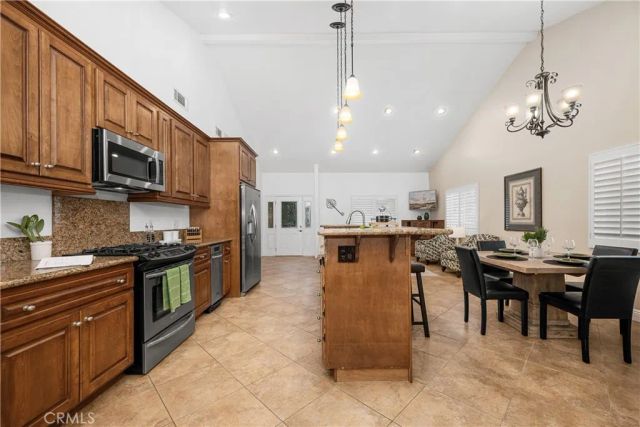 3702 Petaluma, Long Beach, CA 90808