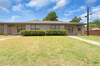 307 W 2nd Street, Lampasas, TX 76550