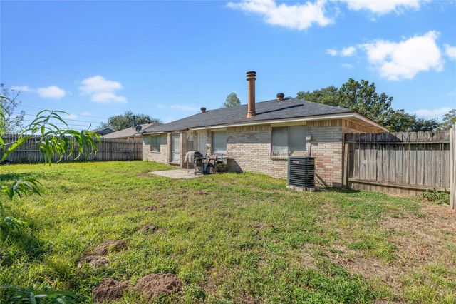 518 Northlawn Drive, Houston, TX 77073