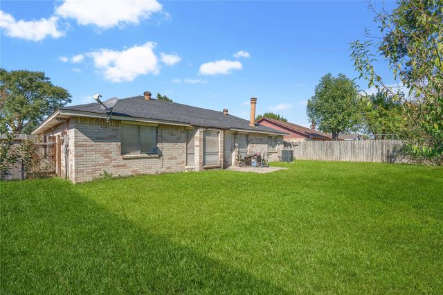 518 Northlawn Drive, Houston, TX 77073