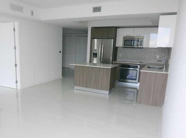 5252 NW 85th Avenue 1208, Doral, FL 33166