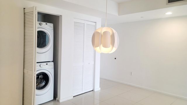 5252 NW 85th Avenue 1208, Doral, FL 33166