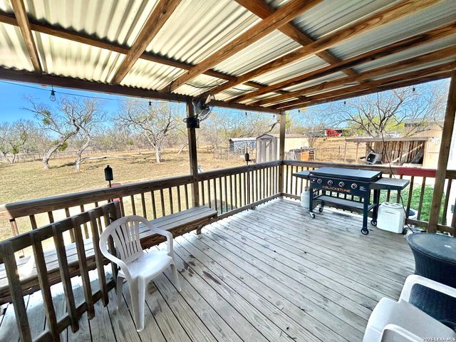 115 E 4TH ST, Natalia, TX 78059