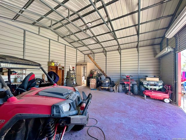 115 E 4TH ST, Natalia, TX 78059