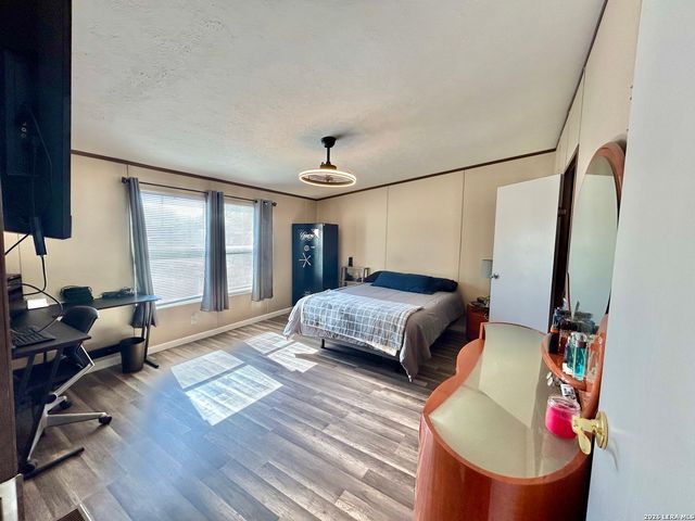115 E 4TH ST, Natalia, TX 78059