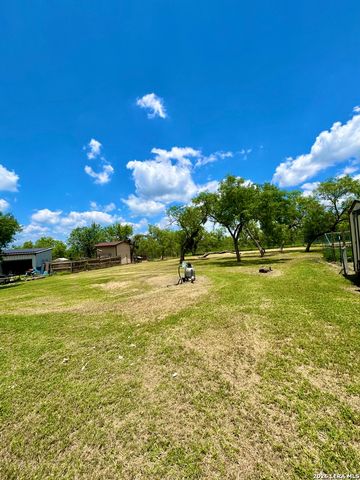 115 E 4TH ST, Natalia, TX 78059