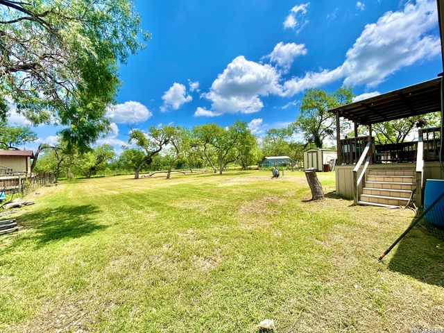 115 E 4TH ST, Natalia, TX 78059