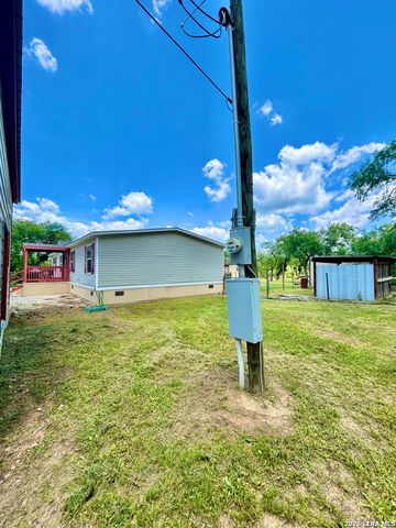 115 E 4TH ST, Natalia, TX 78059