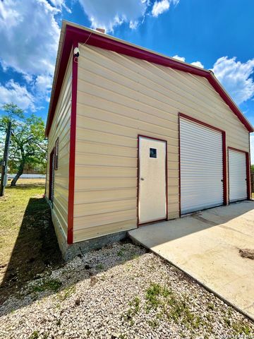 115 E 4TH ST, Natalia, TX 78059
