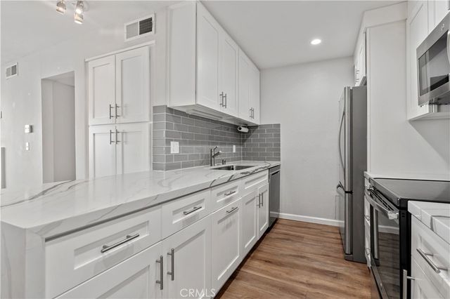 5301 Raintree 301, Culver City, CA 90230