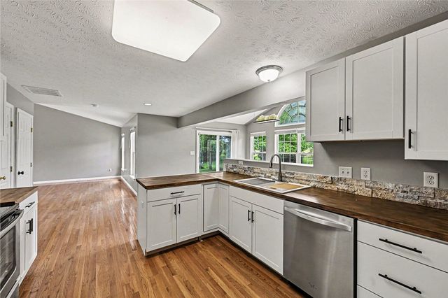 6423 Riverbend Drive, Clayton, OH 45415