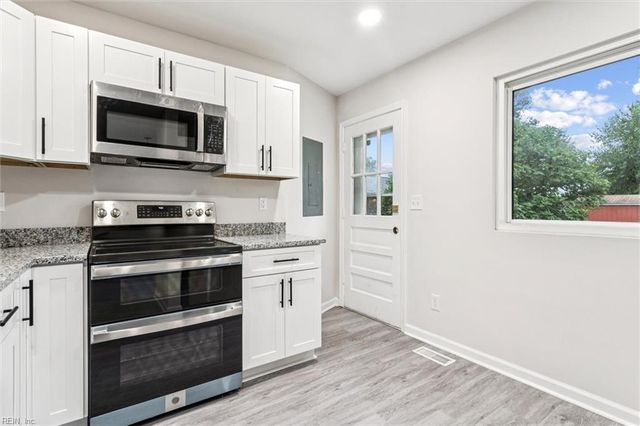 411 Eastwood DR, Newport News, VA 23602