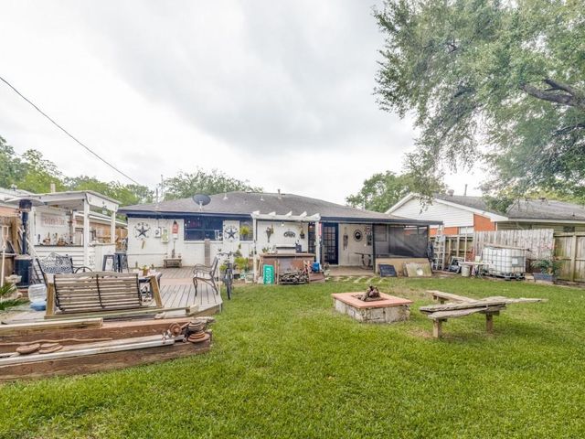 124 Bluebird Lane, Pasadena, TX 77502