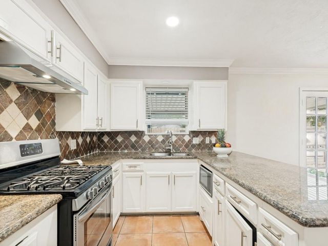 124 Bluebird Lane, Pasadena, TX 77502