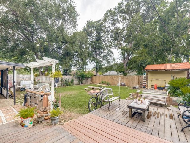 124 Bluebird Lane, Pasadena, TX 77502