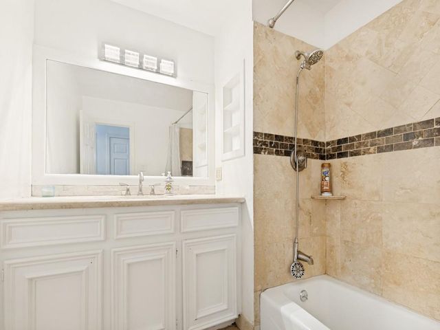 124 Bluebird Lane, Pasadena, TX 77502