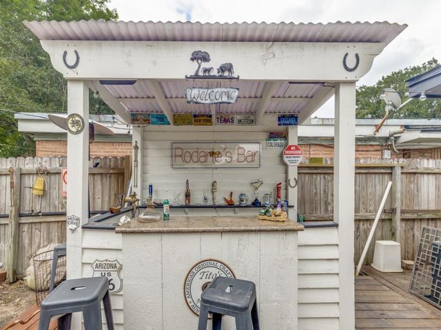 124 Bluebird Lane, Pasadena, TX 77502