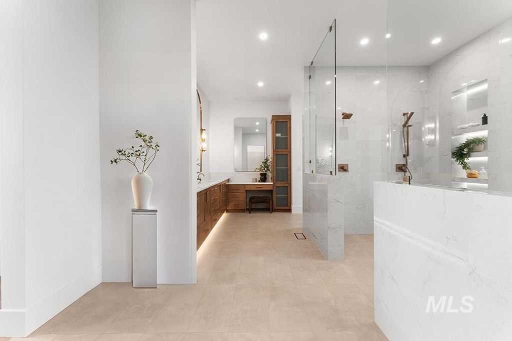 2432 S Globe Lane, Boise, ID 83716 photo 18