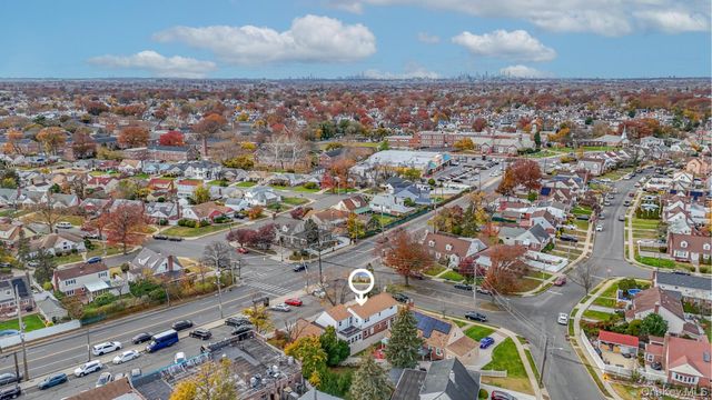 6 Central Court, Valley Stream, NY 11580