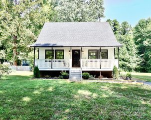 3921 Lake Road, Charlotte, NC 28269