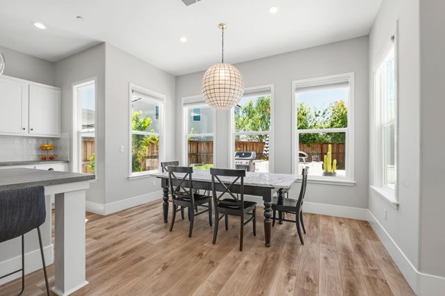 2238 5th Ave, Sacramento, CA 95818