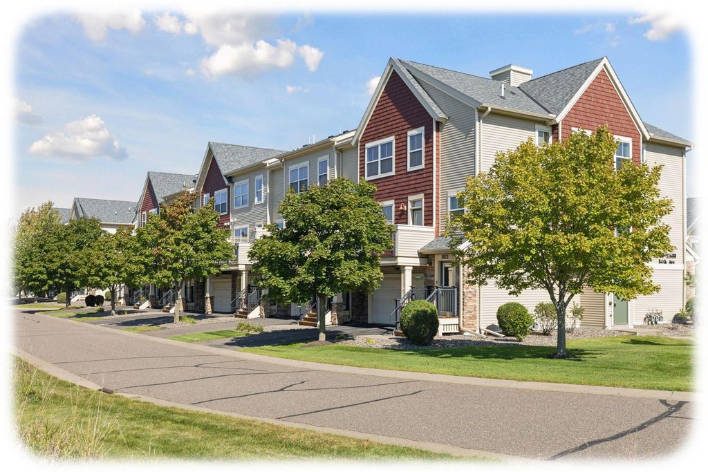 11712 84th Avenue N, Maple Grove, MN 55369