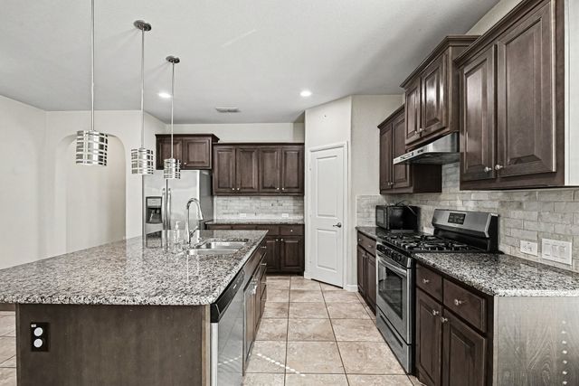 613 Dunster Lane, Saginaw, TX 76131