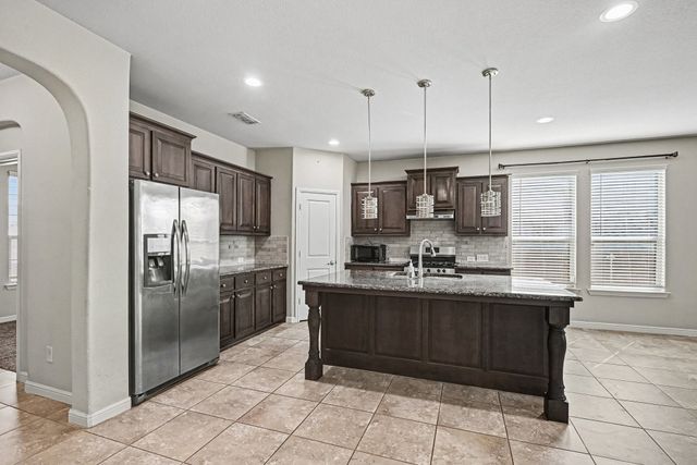 613 Dunster Lane, Saginaw, TX 76131