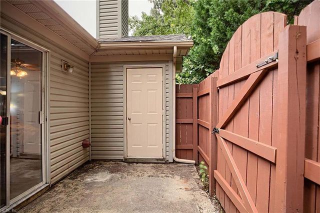 46 Hard Wood DR, Hampton, VA 23666