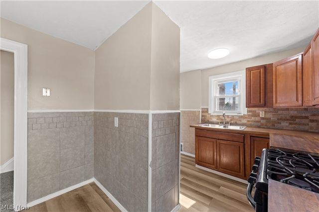 17904 Neff Road, Cleveland, OH 44119