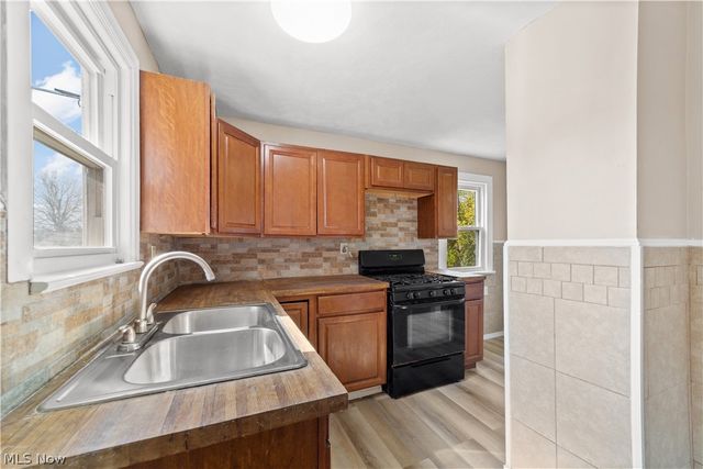 17904 Neff Road, Cleveland, OH 44119