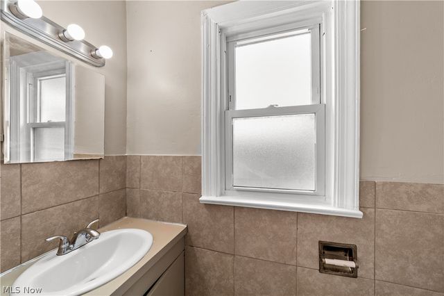 17904 Neff Road, Cleveland, OH 44119