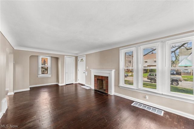 17904 Neff Road, Cleveland, OH 44119