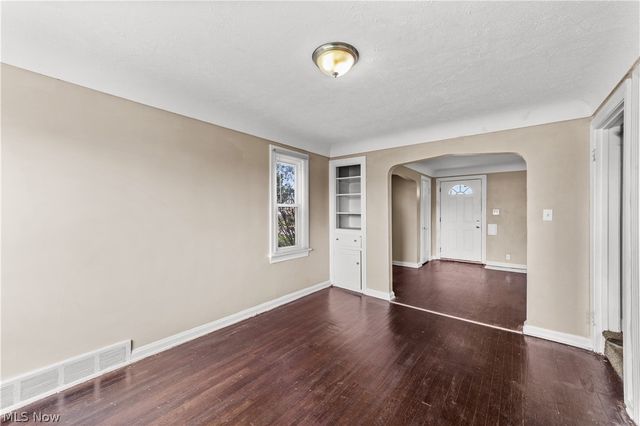 17904 Neff Road, Cleveland, OH 44119