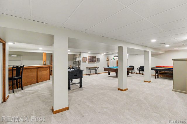 601 Brookwood Lane E, Rochester Hills, MI 48309