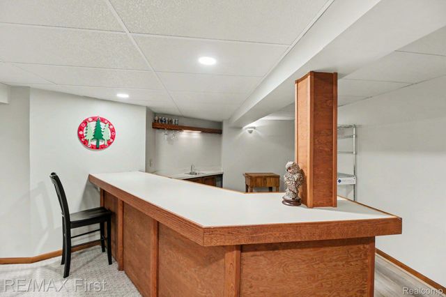601 Brookwood Lane E, Rochester Hills, MI 48309