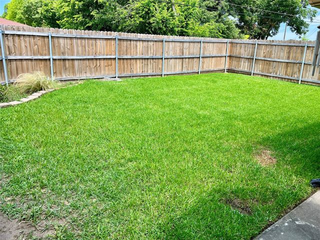 113 Beltwoods Drive, Desoto, TX 75115