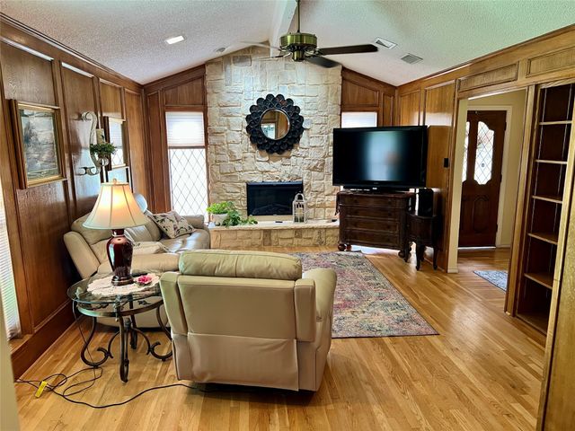 113 Beltwoods Drive, Desoto, TX 75115