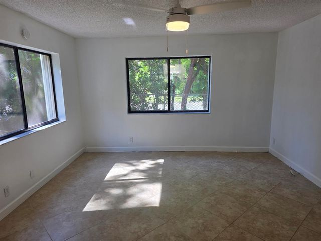 170 SE 7th Street SE 301, Deerfield Beach, FL 33441